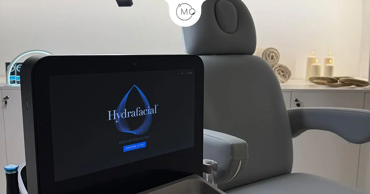 Апарат за Hydrafacial терапия с логото на Молекула