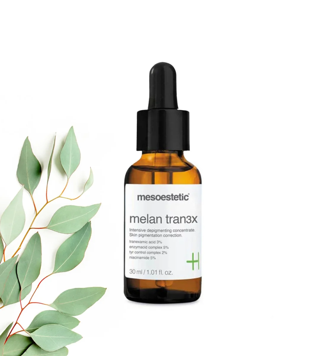 Продукт Melan Tran3x на mesoestetic сред зелени листа
